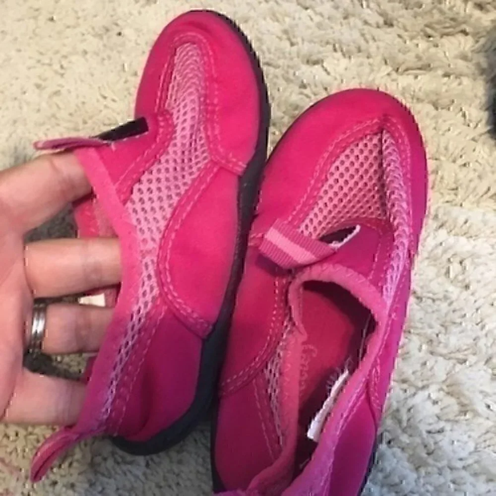 Girls pink water shoes